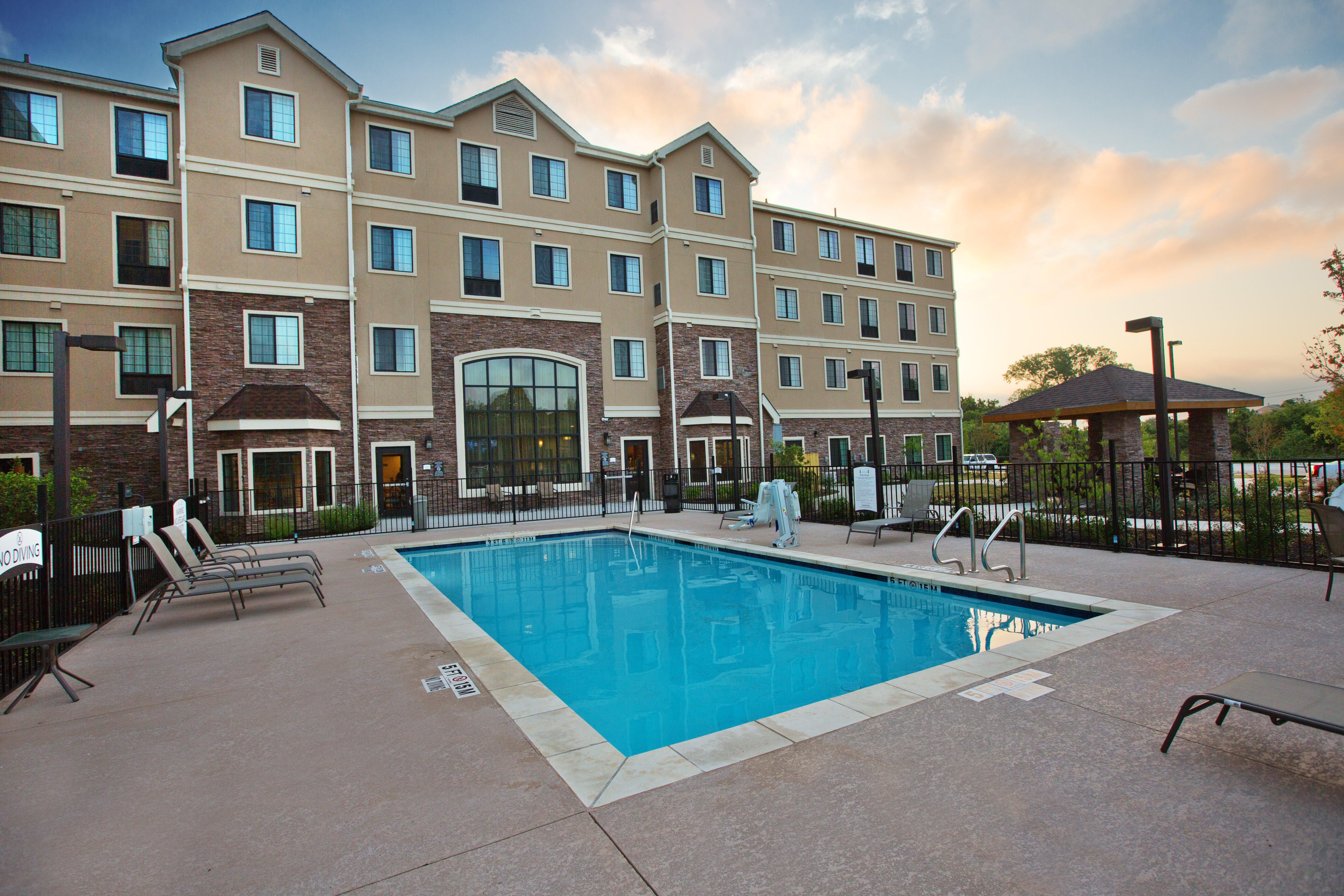 Staybridge Suites Austin South Interstate Hwy 35 By Ihg Екстериор снимка