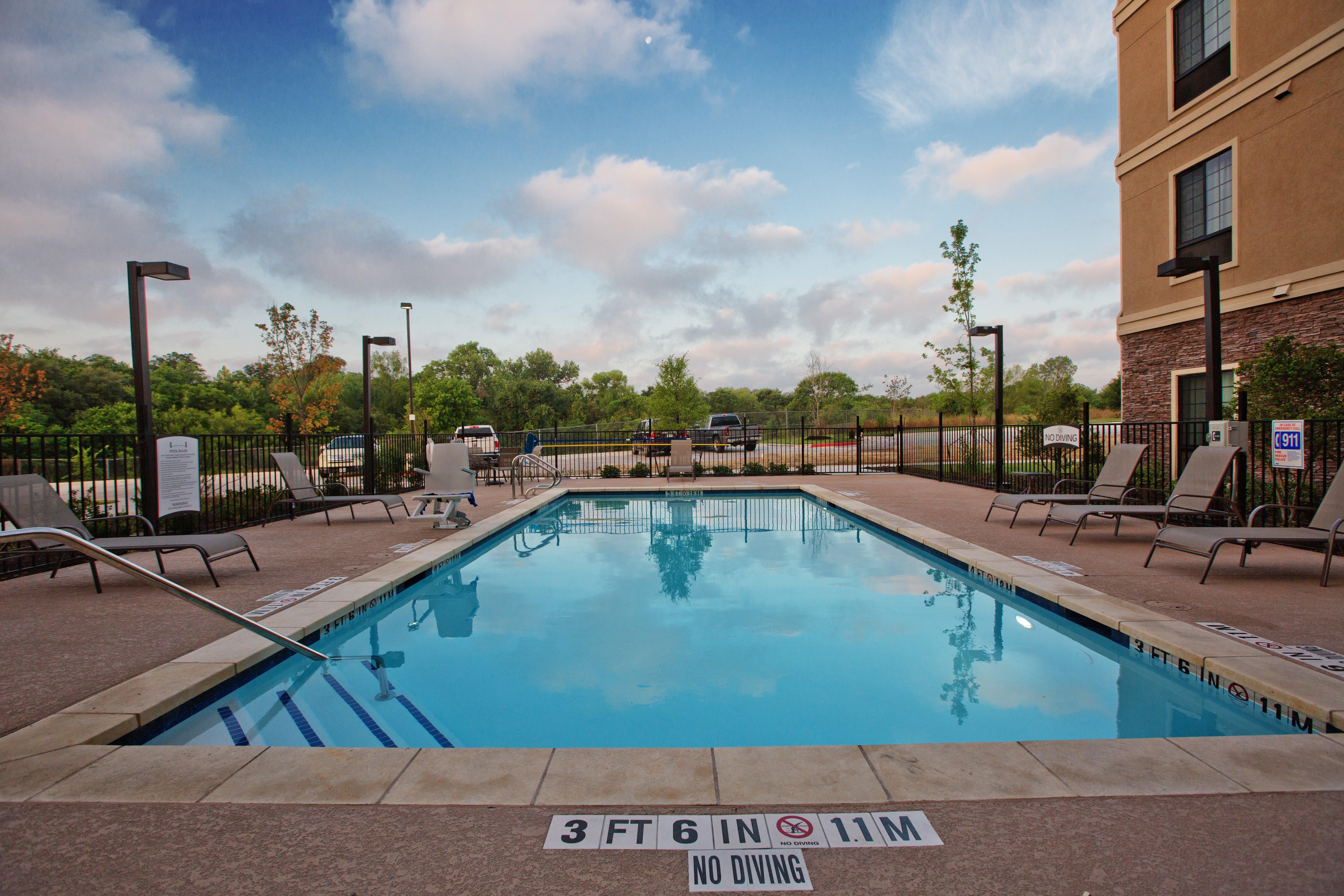 Staybridge Suites Austin South Interstate Hwy 35 By Ihg Екстериор снимка